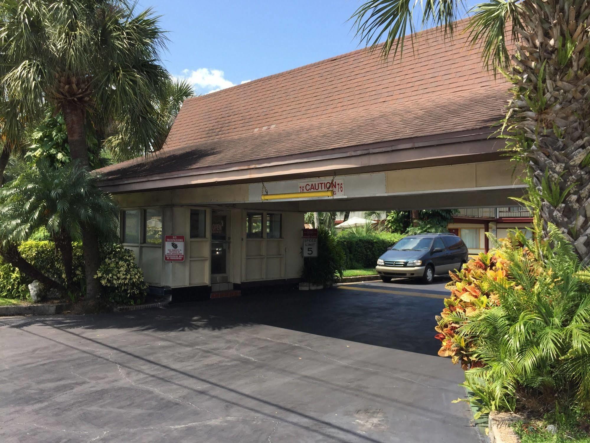 Budget Inn Of Winter Haven Exterior photo